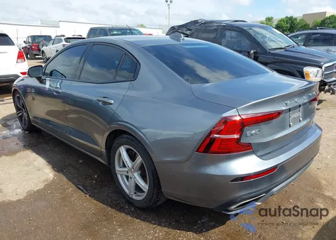 2020 Volvo S60 T6 R-Design из США, поврежденный, VIN 7JRA22TM3LG030549